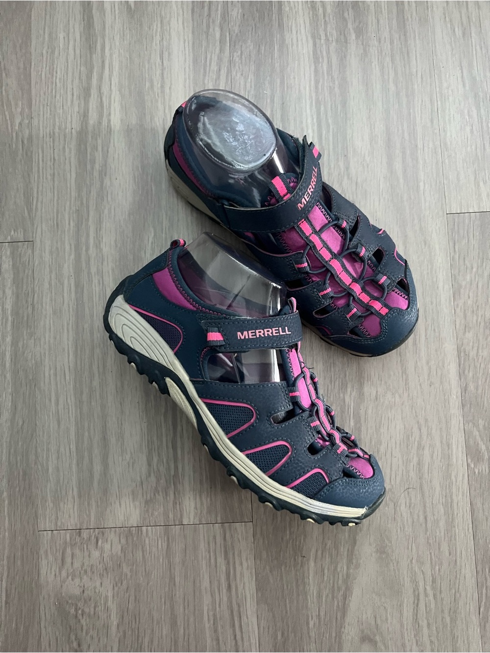 Merrell Women’s Size 5 Navy Pink Closed Toe Hiking Sport Sandals Outdoor